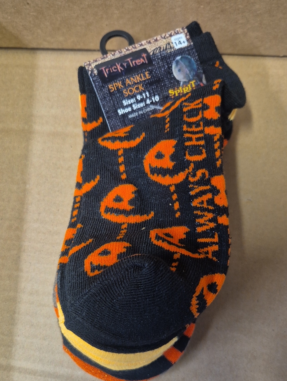 Trick r Treat Spirit Halloween Ankle Socks Size 9-11 Shoe Size 4-10